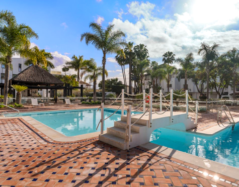 Apartment for sale in Marina Puente Romano, Marbella Golden Mile
