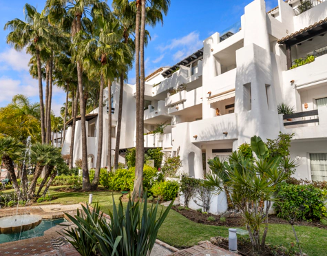 Apartment for sale in Marina Puente Romano, Marbella Golden Mile