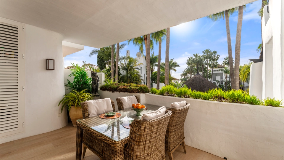 Apartment for sale in Marina Puente Romano, Marbella Golden Mile