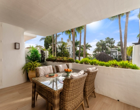 Apartment for sale in Marina Puente Romano, Marbella Golden Mile