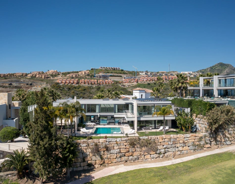 Villa en venta en La Alqueria, Benahavis