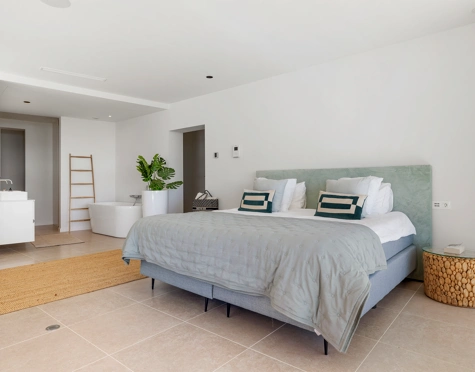 Villa en venta en La Alqueria, Benahavis