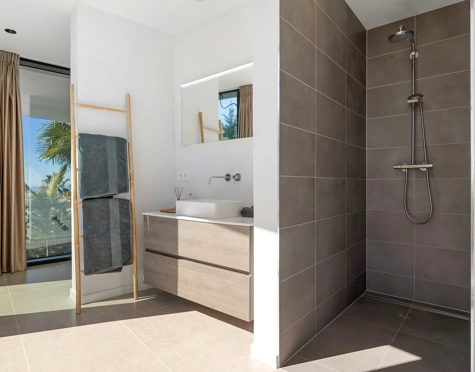 Villa en venta en La Alqueria, Benahavis