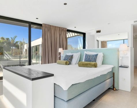 Villa en venta en La Alqueria, Benahavis