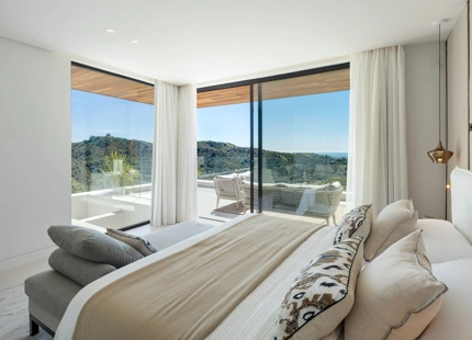 VILLA DE 6 DORMITORIOS CON IMPRESIONANTES VISTAS AL MAR EN LOMAS DE LA QUINTA