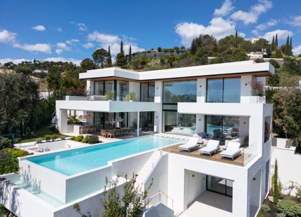VILLA DE 6 DORMITORIOS CON IMPRESIONANTES VISTAS AL MAR EN LOMAS DE LA QUINTA