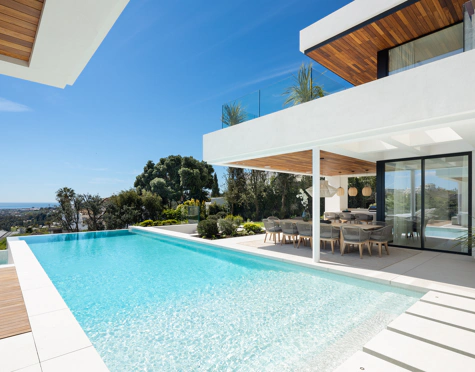 Villa for sale in Lomas de La Quinta, Benahavis