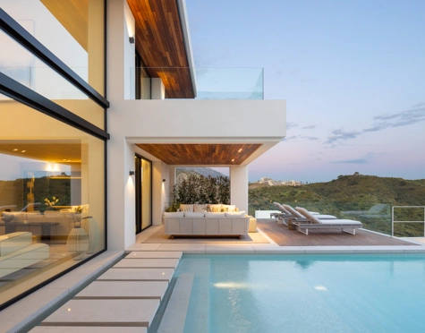 Villa for sale in Lomas de La Quinta, Benahavis