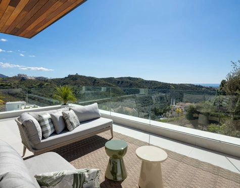 Villa for sale in Lomas de La Quinta, Benahavis