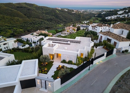 VILLA DE 6 DORMITORIOS CON IMPRESIONANTES VISTAS AL MAR EN LOMAS DE LA QUINTA