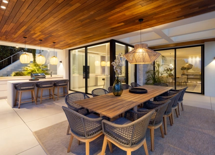 VILLA DE 6 DORMITORIOS CON IMPRESIONANTES VISTAS AL MAR EN LOMAS DE LA QUINTA