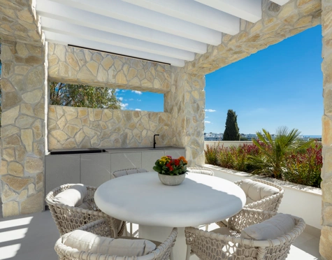 Villa for sale in La Quinta, Benahavis