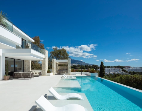 Villa for sale in La Quinta, Benahavis