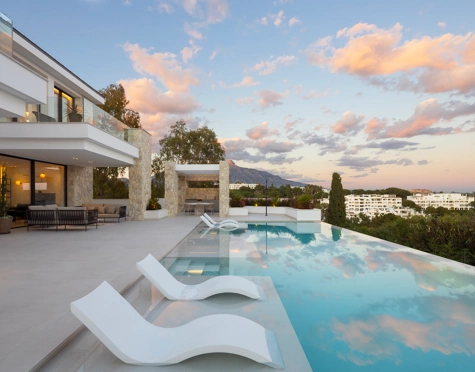 Villa for sale in La Quinta, Benahavis