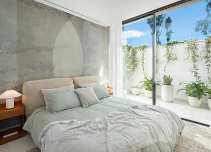 STUNNING 5-BEDROOM LUXURY VILLA WITH EXCEPTIONAL AMENITIES IN LA QUINTA