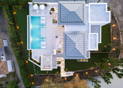 STUNNING 5-BEDROOM LUXURY VILLA WITH EXCEPTIONAL AMENITIES IN LA QUINTA