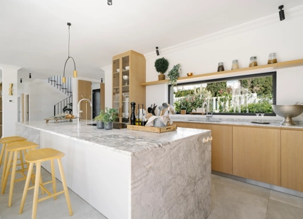 STUNNING FIVE-BEDROOM VILLA WITH BREATHTAKING GOLF VIEWS IN NUEVA ANDALUCÍA