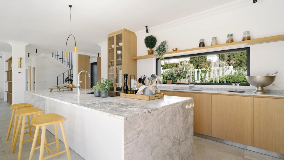 Villa for sale in Nueva Andalucia, Marbella