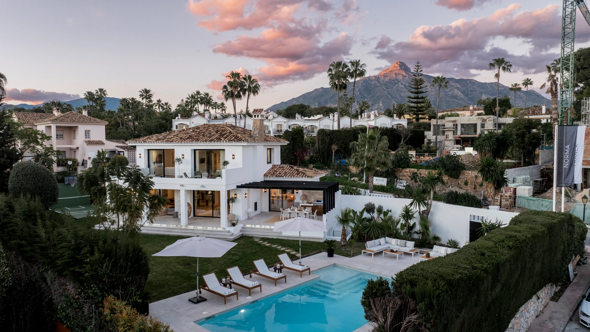 Villa for sale in Nueva Andalucia, Marbella