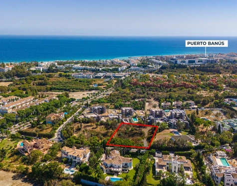 EXPANSIVE PLOT WITH APPROVED LICENSE AND PROJECT IN NUEVA ANDALUCÍA