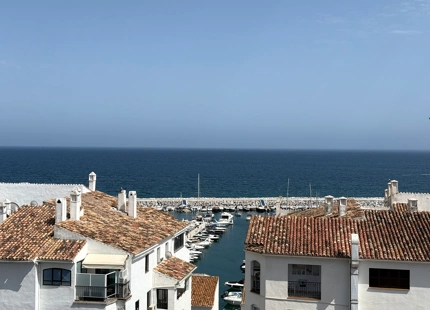 LUXURIOUS 3-BEDROOM PENTHOUSE FOR SALE IN PUERTO BANÚS