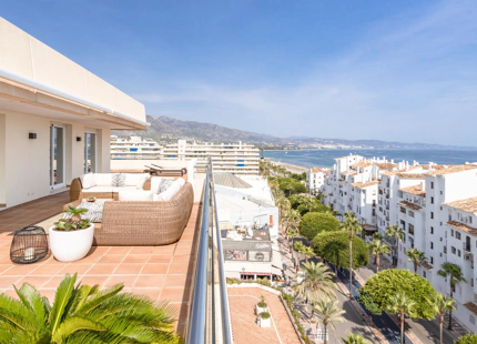 LUXURIOUS 3-BEDROOM PENTHOUSE FOR SALE IN PUERTO BANÚS