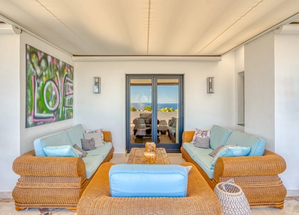 ELEGANT DUPLEX PENTHOUSE WITH SEA VIEWS IN MARBELLA GOLDEN MILE