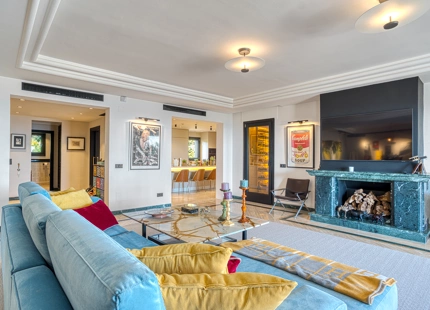 ELEGANT DUPLEX PENTHOUSE WITH SEA VIEWS IN MARBELLA GOLDEN MILE