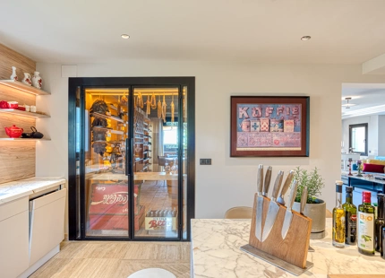 ELEGANT DUPLEX PENTHOUSE WITH SEA VIEWS IN MARBELLA GOLDEN MILE