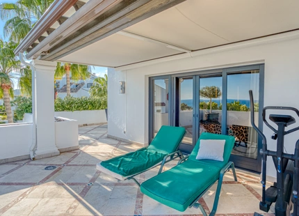 ELEGANT DUPLEX PENTHOUSE WITH SEA VIEWS IN MARBELLA GOLDEN MILE