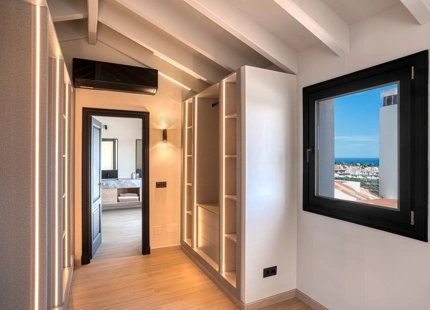 ELEGANT DUPLEX PENTHOUSE WITH SEA VIEWS IN MARBELLA GOLDEN MILE