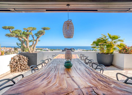 ELEGANT DUPLEX PENTHOUSE WITH SEA VIEWS IN MARBELLA GOLDEN MILE