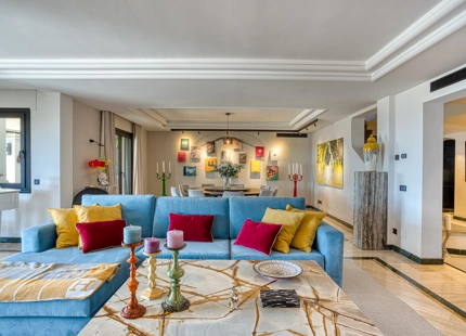 ELEGANT DUPLEX PENTHOUSE WITH SEA VIEWS IN MARBELLA GOLDEN MILE