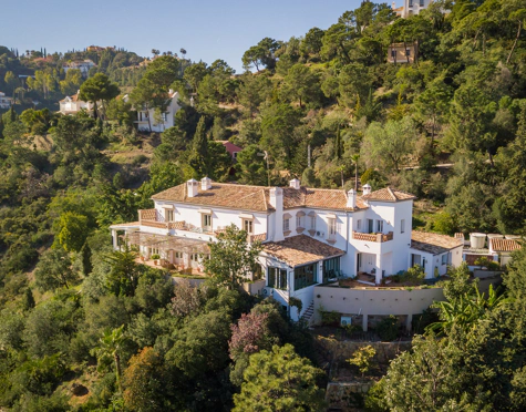 Villa for sale in Benahavis