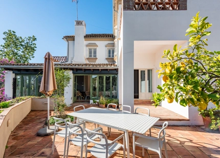 IMPECABLE VILLA Y CASA DE INVITADOS EN BENAHAVÍS RODEADA DE NATURALEZA