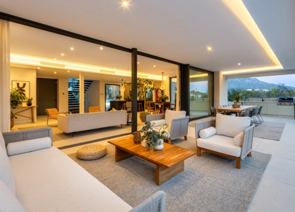 VILLA EXCEPCIONAL CON VISTAS IMPRESIONANTES EN NUEVA ANDALUCÍA
