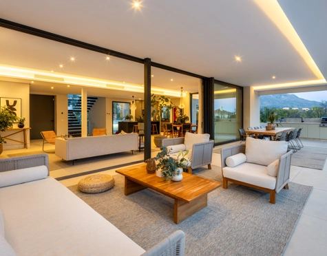 Villa en venta en La Cerquilla, Nueva Andalucia