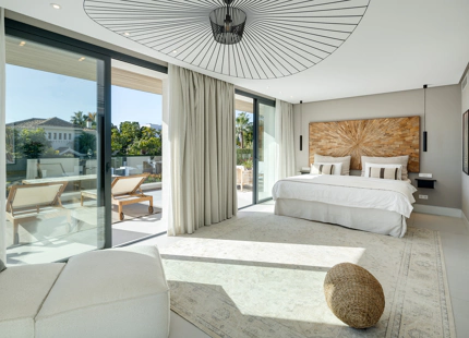 VILLA EXCEPCIONAL CON VISTAS IMPRESIONANTES EN NUEVA ANDALUCÍA