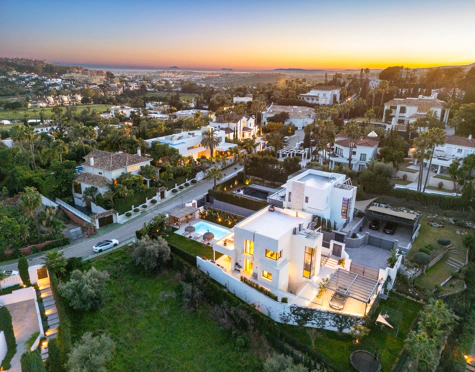 Villa en venta en La Cerquilla, Nueva Andalucia