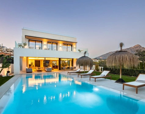 Villa en venta en La Cerquilla, Nueva Andalucia