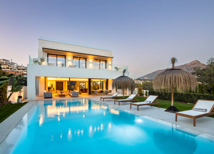 VILLA EXCEPCIONAL CON VISTAS IMPRESIONANTES EN NUEVA ANDALUCÍA