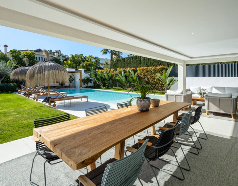 Villa en venta en La Cerquilla, Nueva Andalucia