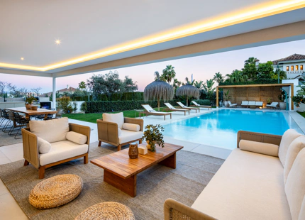 VILLA EXCEPCIONAL CON VISTAS IMPRESIONANTES EN NUEVA ANDALUCÍA