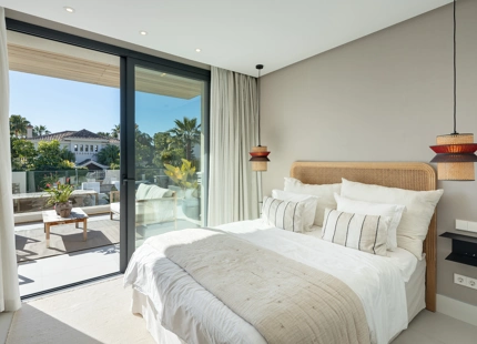 VILLA EXCEPCIONAL CON VISTAS IMPRESIONANTES EN NUEVA ANDALUCÍA