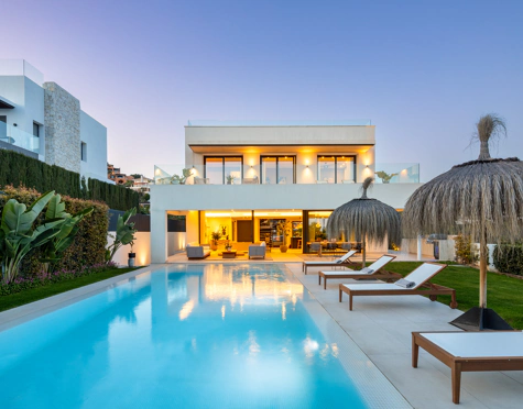 Villa en venta en La Cerquilla, Nueva Andalucia