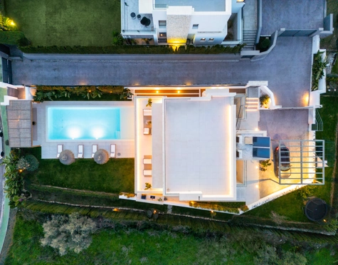 Villa en venta en La Cerquilla, Nueva Andalucia