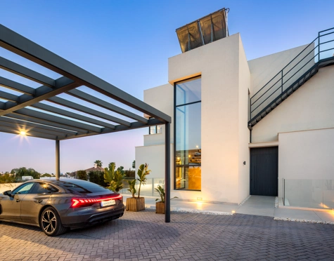 Villa en venta en La Cerquilla, Nueva Andalucia