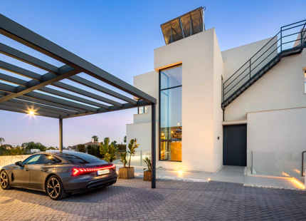 VILLA EXCEPCIONAL CON VISTAS IMPRESIONANTES EN NUEVA ANDALUCÍA