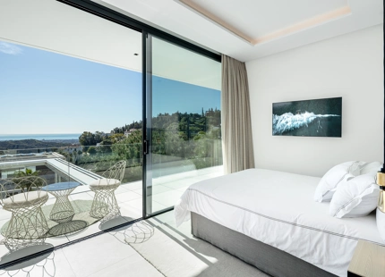STUNNING LUXURY VILLA WITH INCREDIBLE FEATURES IN EL MADROÑAL
