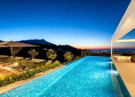 STUNNING LUXURY VILLA WITH INCREDIBLE FEATURES IN EL MADROÑAL